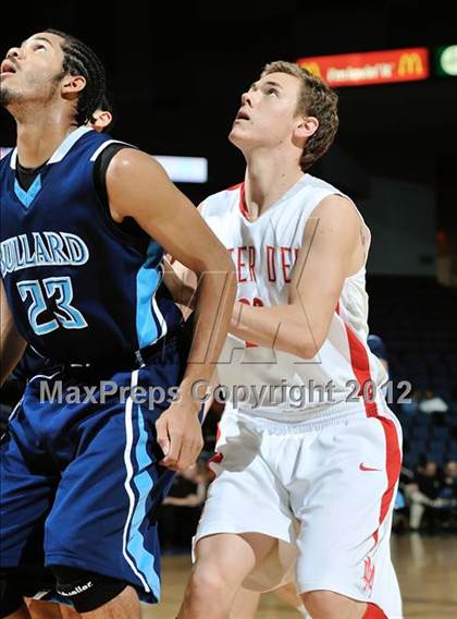 Thumbnail 1 in Mater Dei vs. Bullard (CIF D1 SoCal Regional Final) photogallery.