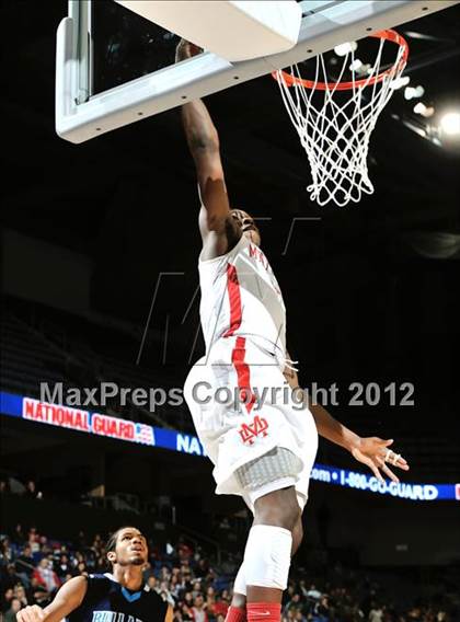 Thumbnail 1 in Mater Dei vs. Bullard (CIF D1 SoCal Regional Final) photogallery.