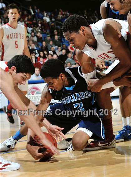 Thumbnail 3 in Mater Dei vs. Bullard (CIF D1 SoCal Regional Final) photogallery.