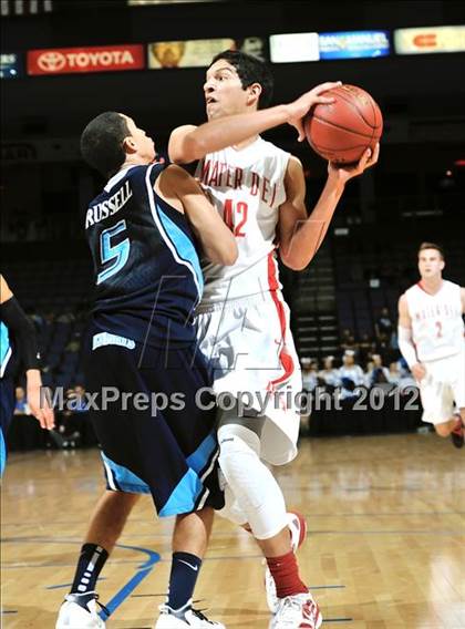 Thumbnail 1 in Mater Dei vs. Bullard (CIF D1 SoCal Regional Final) photogallery.