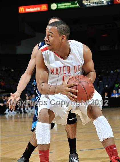Thumbnail 3 in Mater Dei vs. Bullard (CIF D1 SoCal Regional Final) photogallery.