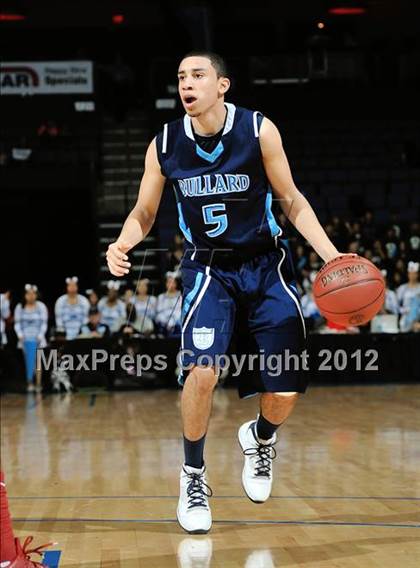 Thumbnail 3 in Mater Dei vs. Bullard (CIF D1 SoCal Regional Final) photogallery.