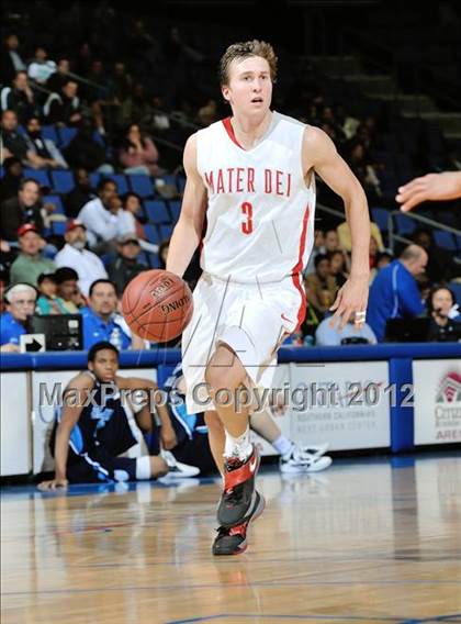 Thumbnail 1 in Mater Dei vs. Bullard (CIF D1 SoCal Regional Final) photogallery.