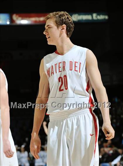 Thumbnail 1 in Mater Dei vs. Bullard (CIF D1 SoCal Regional Final) photogallery.