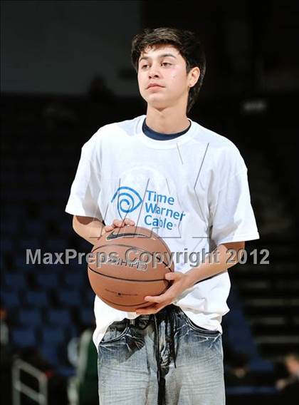 Thumbnail 3 in Mater Dei vs. Bullard (CIF D1 SoCal Regional Final) photogallery.