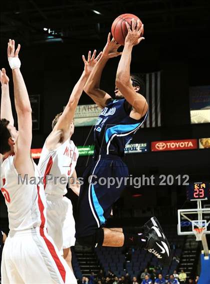 Thumbnail 3 in Mater Dei vs. Bullard (CIF D1 SoCal Regional Final) photogallery.