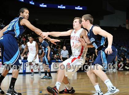 Thumbnail 1 in Mater Dei vs. Bullard (CIF D1 SoCal Regional Final) photogallery.