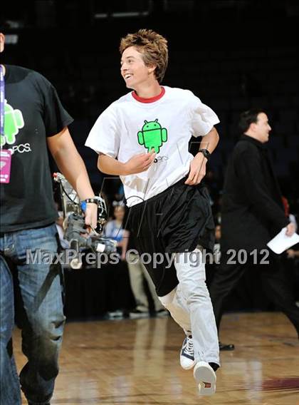 Thumbnail 2 in Mater Dei vs. Bullard (CIF D1 SoCal Regional Final) photogallery.