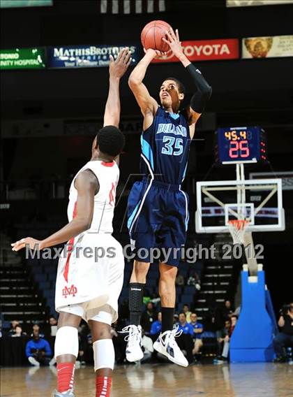 Thumbnail 1 in Mater Dei vs. Bullard (CIF D1 SoCal Regional Final) photogallery.