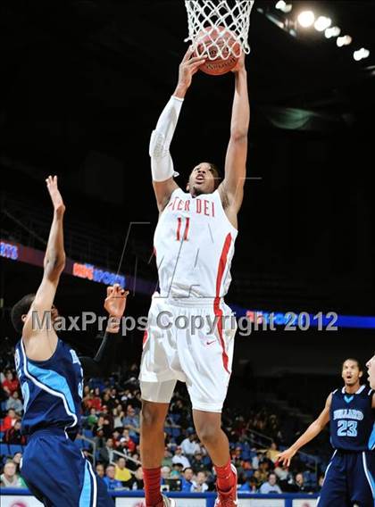 Thumbnail 1 in Mater Dei vs. Bullard (CIF D1 SoCal Regional Final) photogallery.