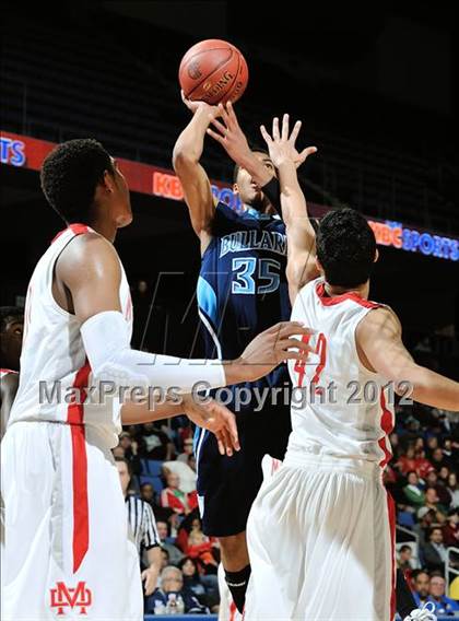 Thumbnail 1 in Mater Dei vs. Bullard (CIF D1 SoCal Regional Final) photogallery.