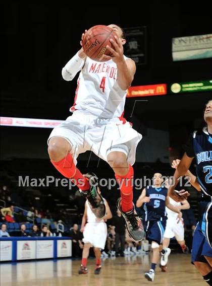 Thumbnail 2 in Mater Dei vs. Bullard (CIF D1 SoCal Regional Final) photogallery.