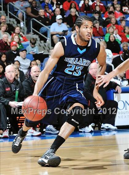 Thumbnail 3 in Mater Dei vs. Bullard (CIF D1 SoCal Regional Final) photogallery.