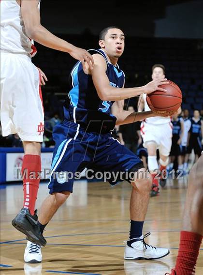 Thumbnail 2 in Mater Dei vs. Bullard (CIF D1 SoCal Regional Final) photogallery.