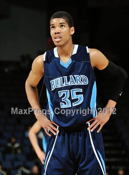 Thumbnail 1 in Mater Dei vs. Bullard (CIF D1 SoCal Regional Final) photogallery.
