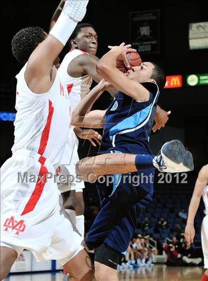 Thumbnail 2 in Mater Dei vs. Bullard (CIF D1 SoCal Regional Final) photogallery.