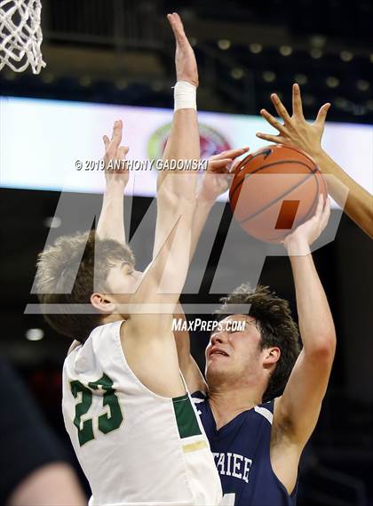 Thumbnail 3 in Lane Tech vs. New Trier (Chicago Elite Classic) photogallery.