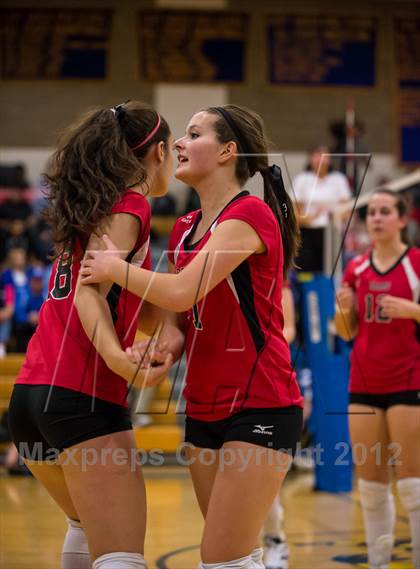 Thumbnail 2 in Darien vs. Cheshire (CIAC Class LL Final) photogallery.