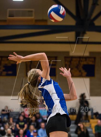 Thumbnail 1 in Darien vs. Cheshire (CIAC Class LL Final) photogallery.
