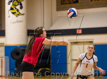 Thumbnail 2 in Darien vs. Cheshire (CIAC Class LL Final) photogallery.