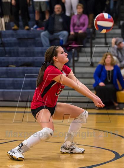 Thumbnail 3 in Darien vs. Cheshire (CIAC Class LL Final) photogallery.