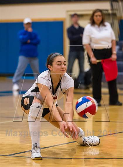 Thumbnail 3 in Darien vs. Cheshire (CIAC Class LL Final) photogallery.