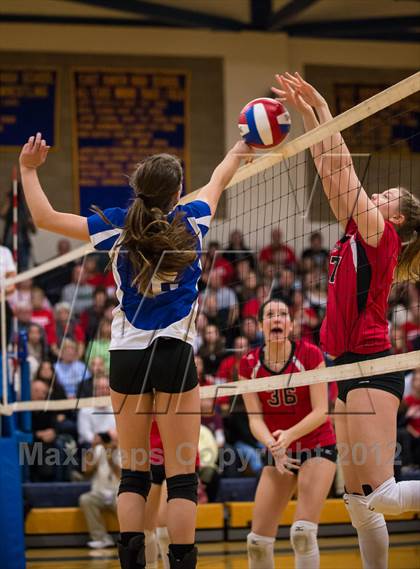 Thumbnail 3 in Darien vs. Cheshire (CIAC Class LL Final) photogallery.