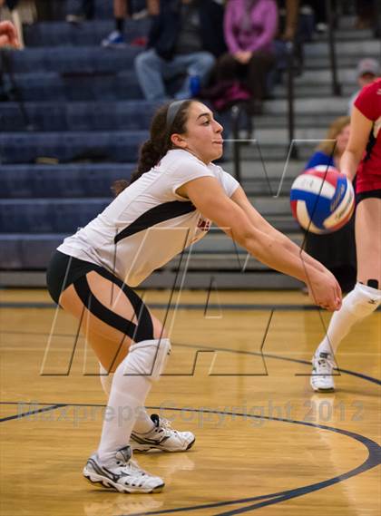 Thumbnail 1 in Darien vs. Cheshire (CIAC Class LL Final) photogallery.