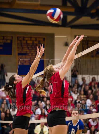 Thumbnail 2 in Darien vs. Cheshire (CIAC Class LL Final) photogallery.