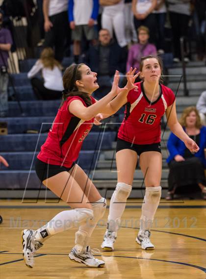 Thumbnail 3 in Darien vs. Cheshire (CIAC Class LL Final) photogallery.