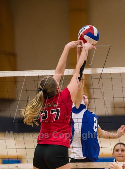 Thumbnail 3 in Darien vs. Cheshire (CIAC Class LL Final) photogallery.