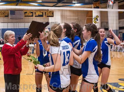 Thumbnail 3 in Darien vs. Cheshire (CIAC Class LL Final) photogallery.