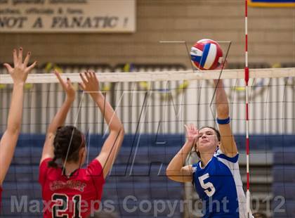 Thumbnail 2 in Darien vs. Cheshire (CIAC Class LL Final) photogallery.