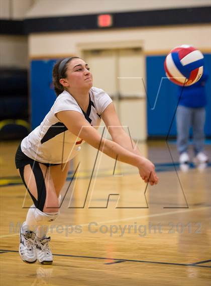 Thumbnail 2 in Darien vs. Cheshire (CIAC Class LL Final) photogallery.