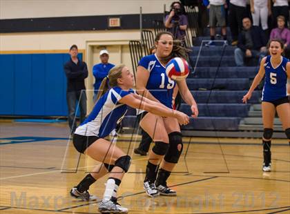 Thumbnail 2 in Darien vs. Cheshire (CIAC Class LL Final) photogallery.