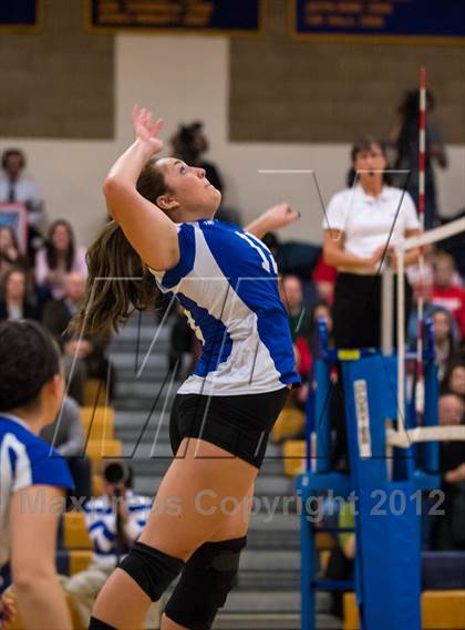 Thumbnail 2 in Darien vs. Cheshire (CIAC Class LL Final) photogallery.