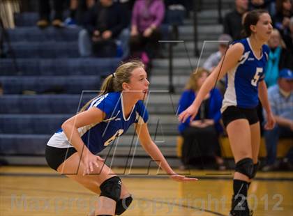 Thumbnail 2 in Darien vs. Cheshire (CIAC Class LL Final) photogallery.