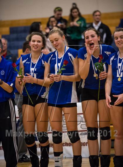 Thumbnail 1 in Darien vs. Cheshire (CIAC Class LL Final) photogallery.