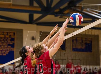 Thumbnail 1 in Darien vs. Cheshire (CIAC Class LL Final) photogallery.