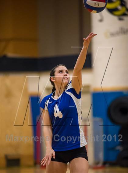 Thumbnail 2 in Darien vs. Cheshire (CIAC Class LL Final) photogallery.