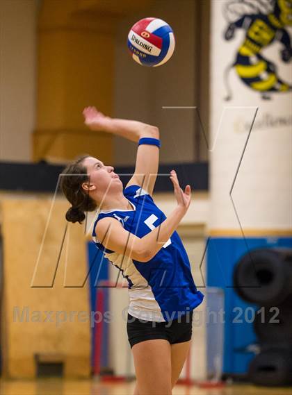 Thumbnail 2 in Darien vs. Cheshire (CIAC Class LL Final) photogallery.