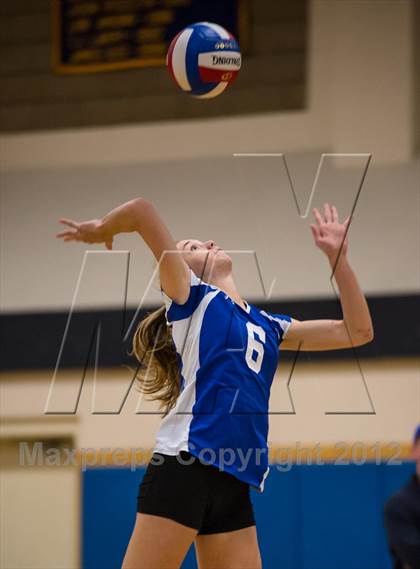 Thumbnail 3 in Darien vs. Cheshire (CIAC Class LL Final) photogallery.