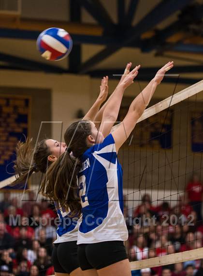 Thumbnail 1 in Darien vs. Cheshire (CIAC Class LL Final) photogallery.