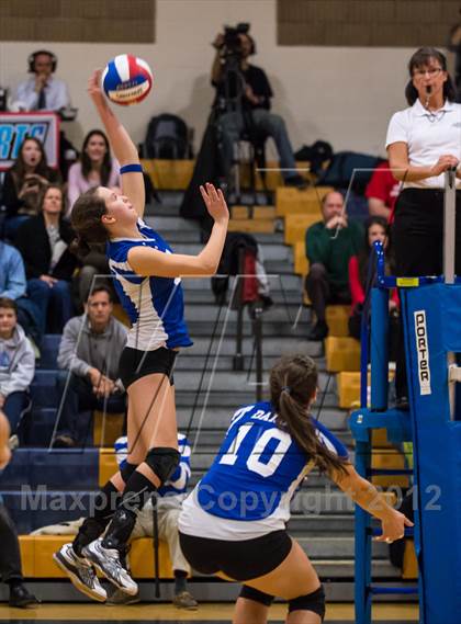Thumbnail 2 in Darien vs. Cheshire (CIAC Class LL Final) photogallery.