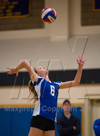 Thumbnail 2 in Darien vs. Cheshire (CIAC Class LL Final) photogallery.
