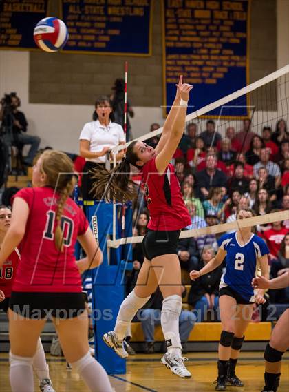 Thumbnail 1 in Darien vs. Cheshire (CIAC Class LL Final) photogallery.