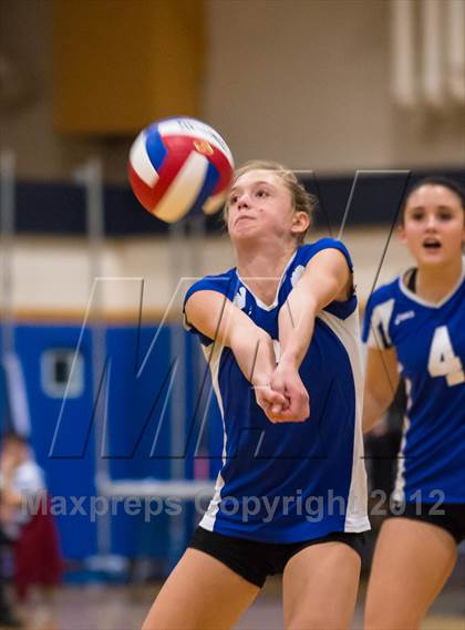 Thumbnail 2 in Darien vs. Cheshire (CIAC Class LL Final) photogallery.