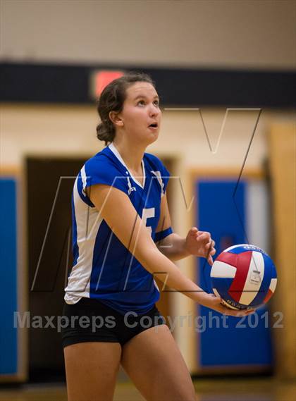 Thumbnail 1 in Darien vs. Cheshire (CIAC Class LL Final) photogallery.