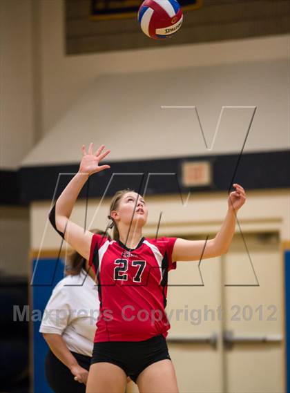 Thumbnail 3 in Darien vs. Cheshire (CIAC Class LL Final) photogallery.