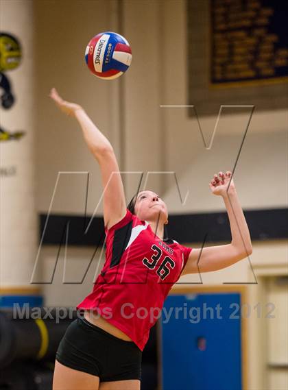 Thumbnail 1 in Darien vs. Cheshire (CIAC Class LL Final) photogallery.